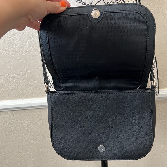 Preowned Laurel Way Carsen Black Saffiano Leather Cross Body Bag - Picture 4 of 10